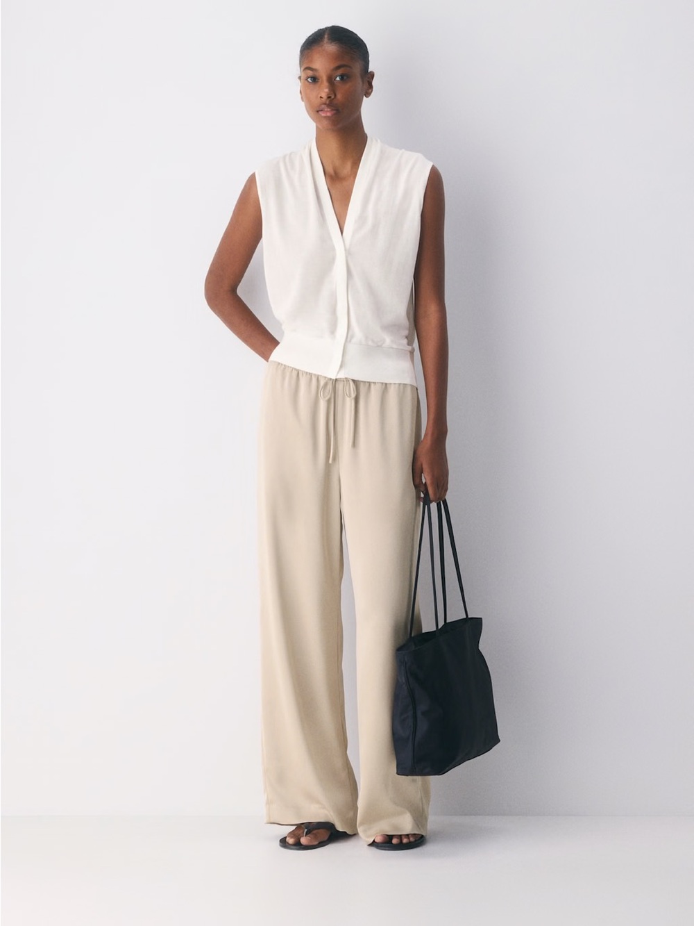 NWT - Aritzia The Lodge Pant™ Satin - Marcona Beige - Size Medium